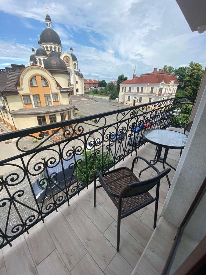 City Centre Apartment โคโลมิยา ภายนอก รูปภาพ