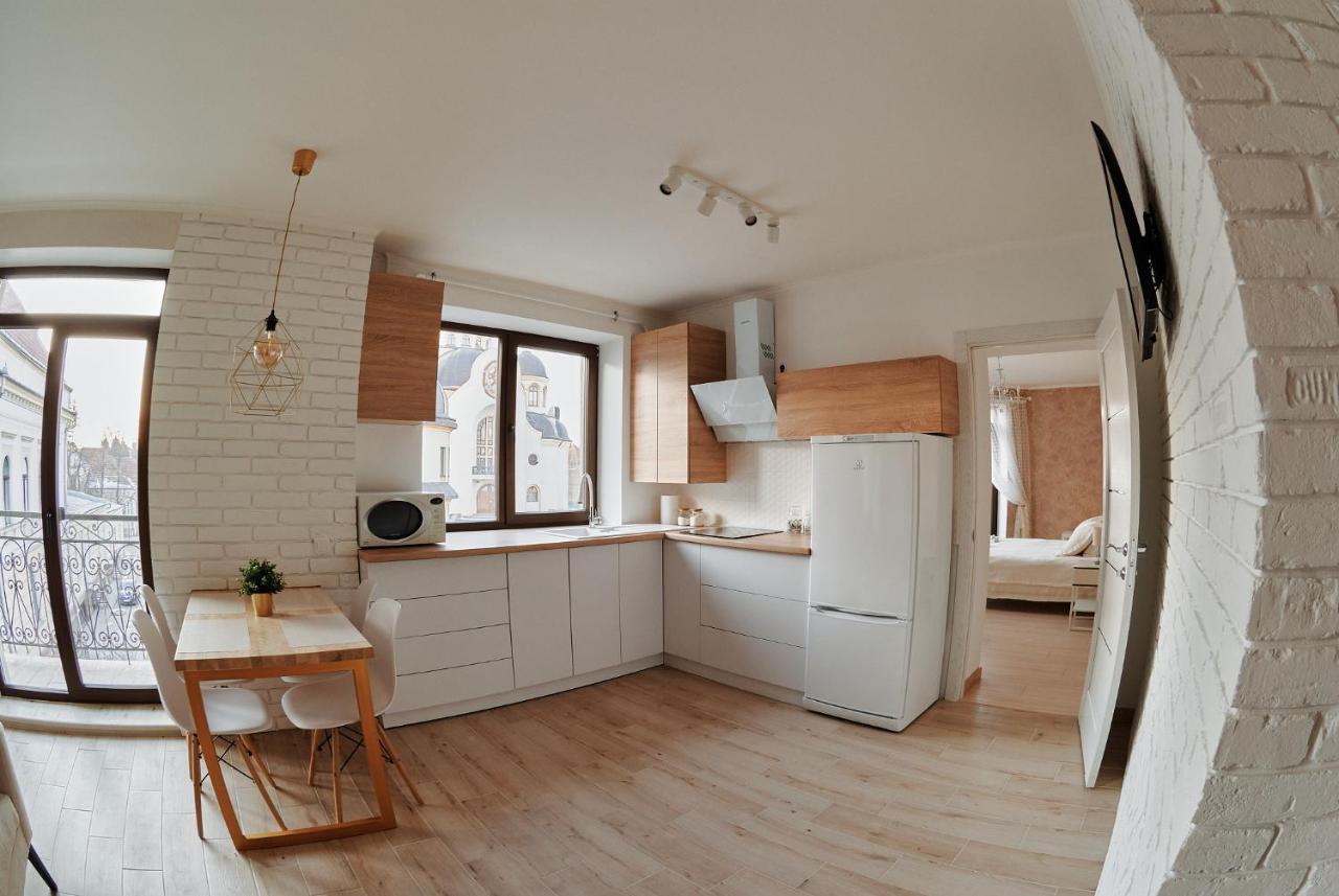 City Centre Apartment โคโลมิยา ภายนอก รูปภาพ